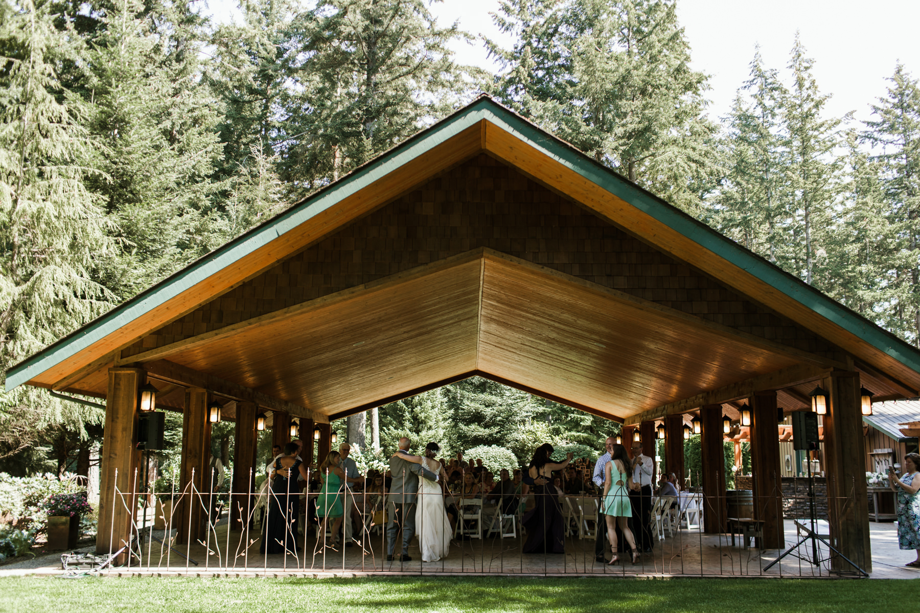 pnw seattle wedding photographer evergreen gardens ferndale