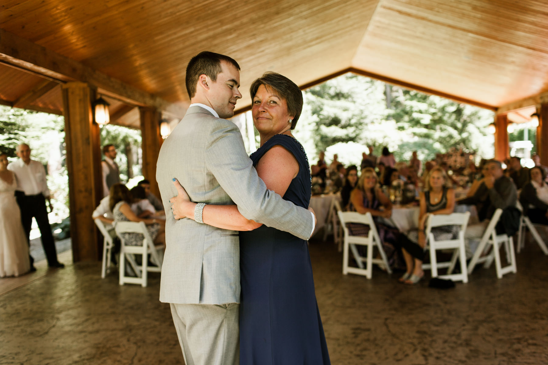 pnw seattle wedding photographer evergreen gardens ferndale