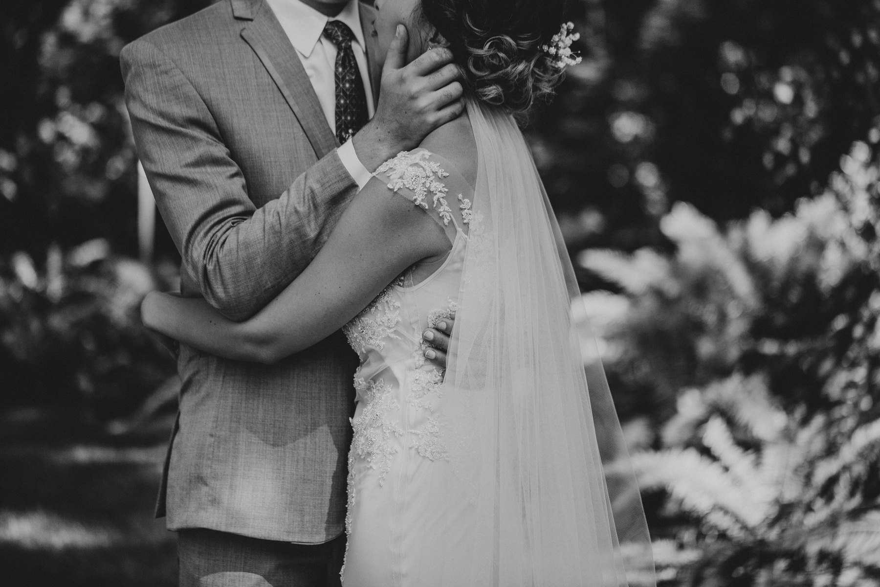 pnw seattle wedding photographer evergreen gardens ferndale