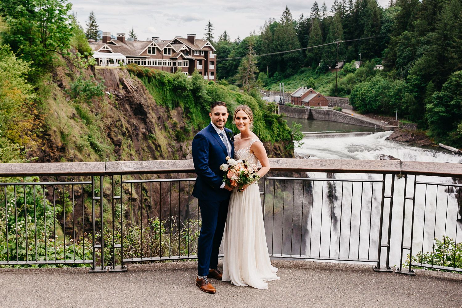 salish lodge wedding at snoqualmie falls