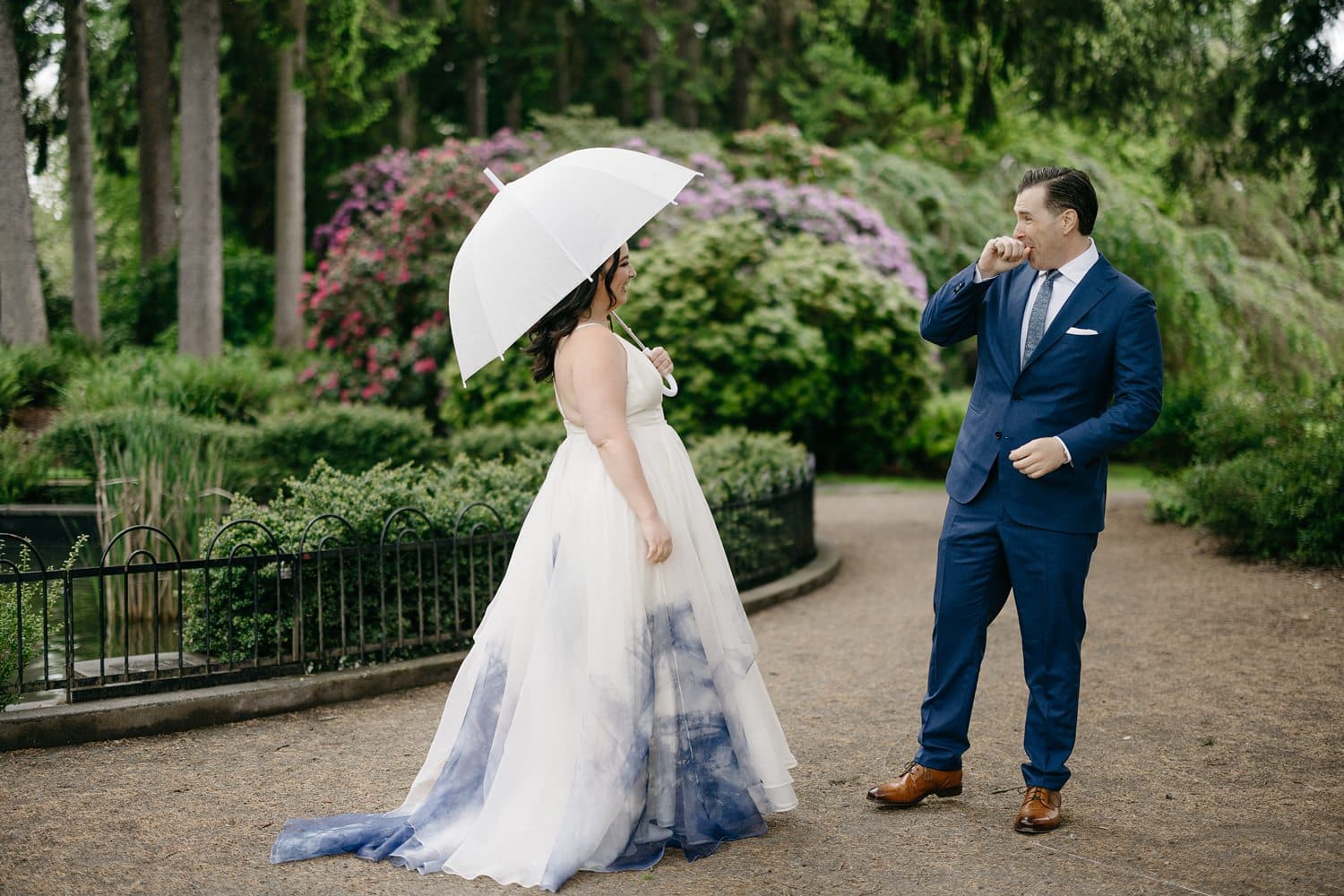 wedding photos at volunteer park mv skansonia wedding